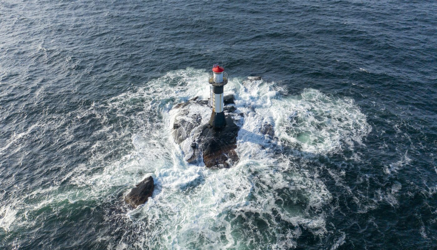 https://www.freepik.com/free-photo/aerial-view-lighthouse-middle-sea_10292853.htm#fromView=search&page=3&position=31&uuid=086228bf-9f99-4432-8552-e908d5c85e9a&query=Oceanographic+Research+in+the+Atlantic%3A+How+Technology+is+Helping+Us+Understand+the+Deep+Sea